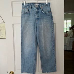 Zara Boyfriend Jeans size 6 light washed.